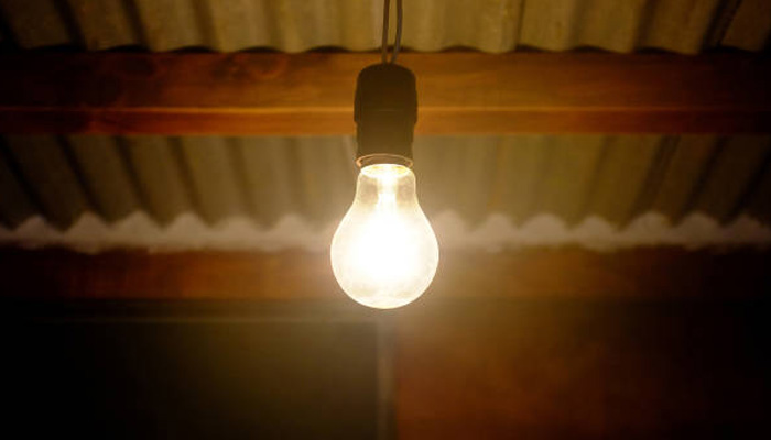علت چشمک زدن لامپ